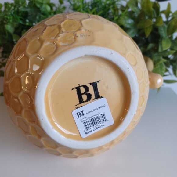 Bee Inspired Embossed Honeycomb Ceramic Pitcher | 5 Cup Capacity | Golden Yellow - Picture 5 of 7